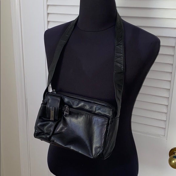 Perlina New York Leather Over the Shoulder Bag - Picture 3 of 5